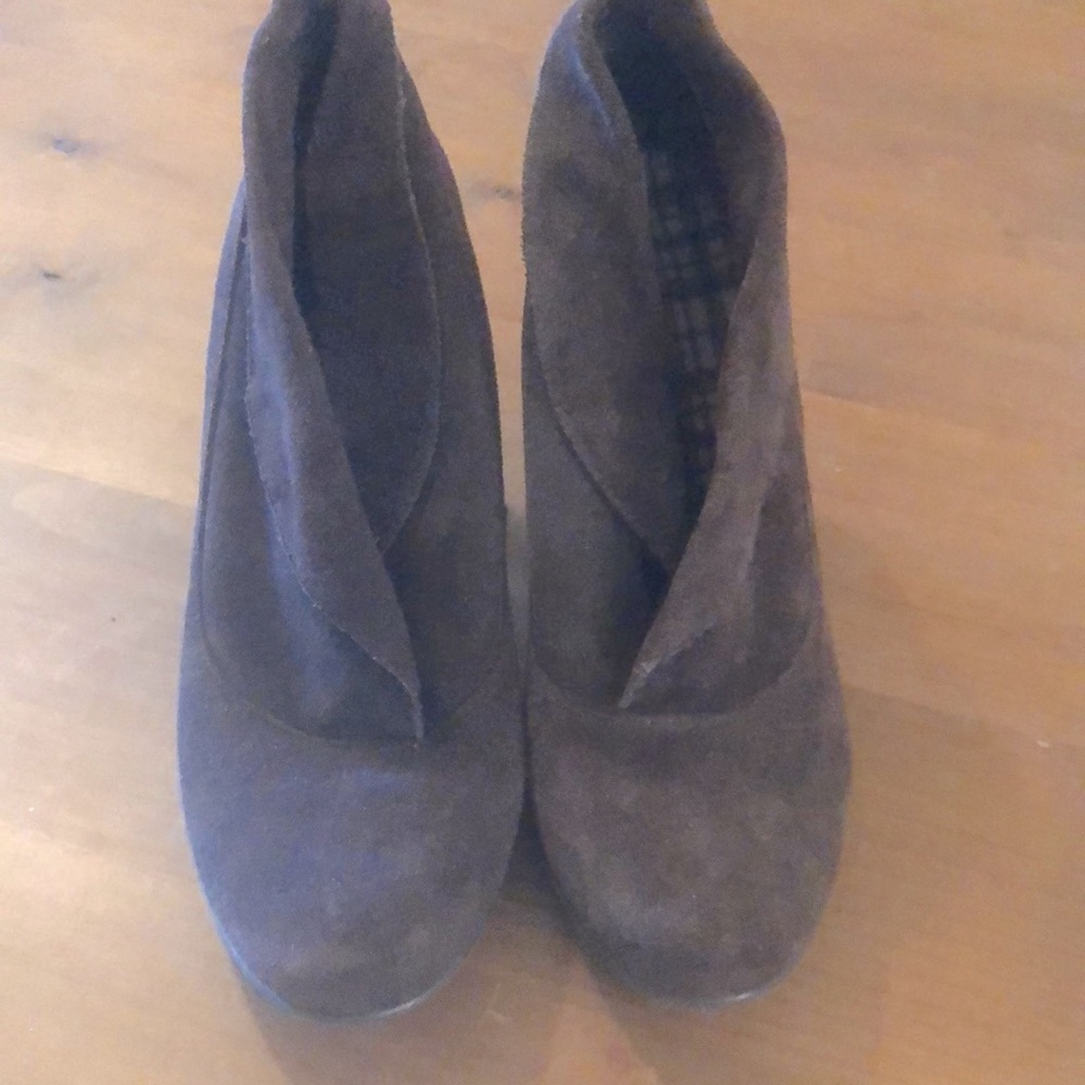 Connie Brown Suede Ankle Booties size 10